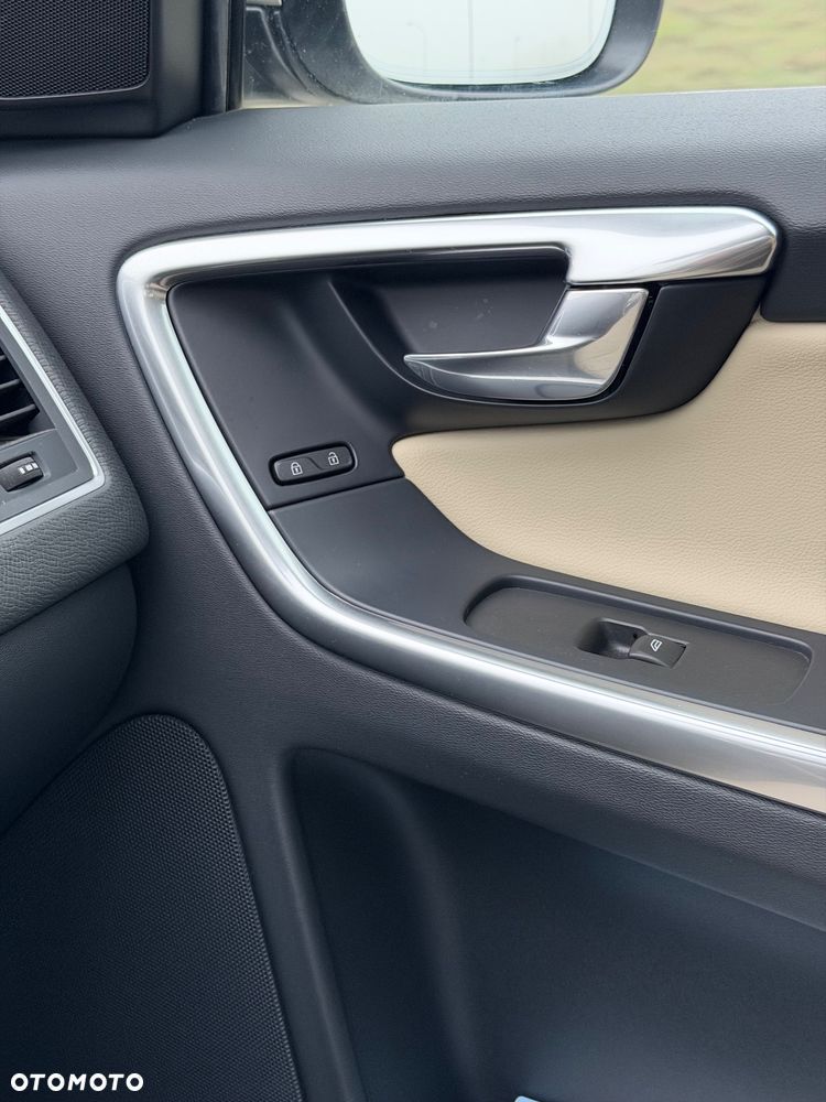 Volvo XC 60 D4 AWD Summum - 10