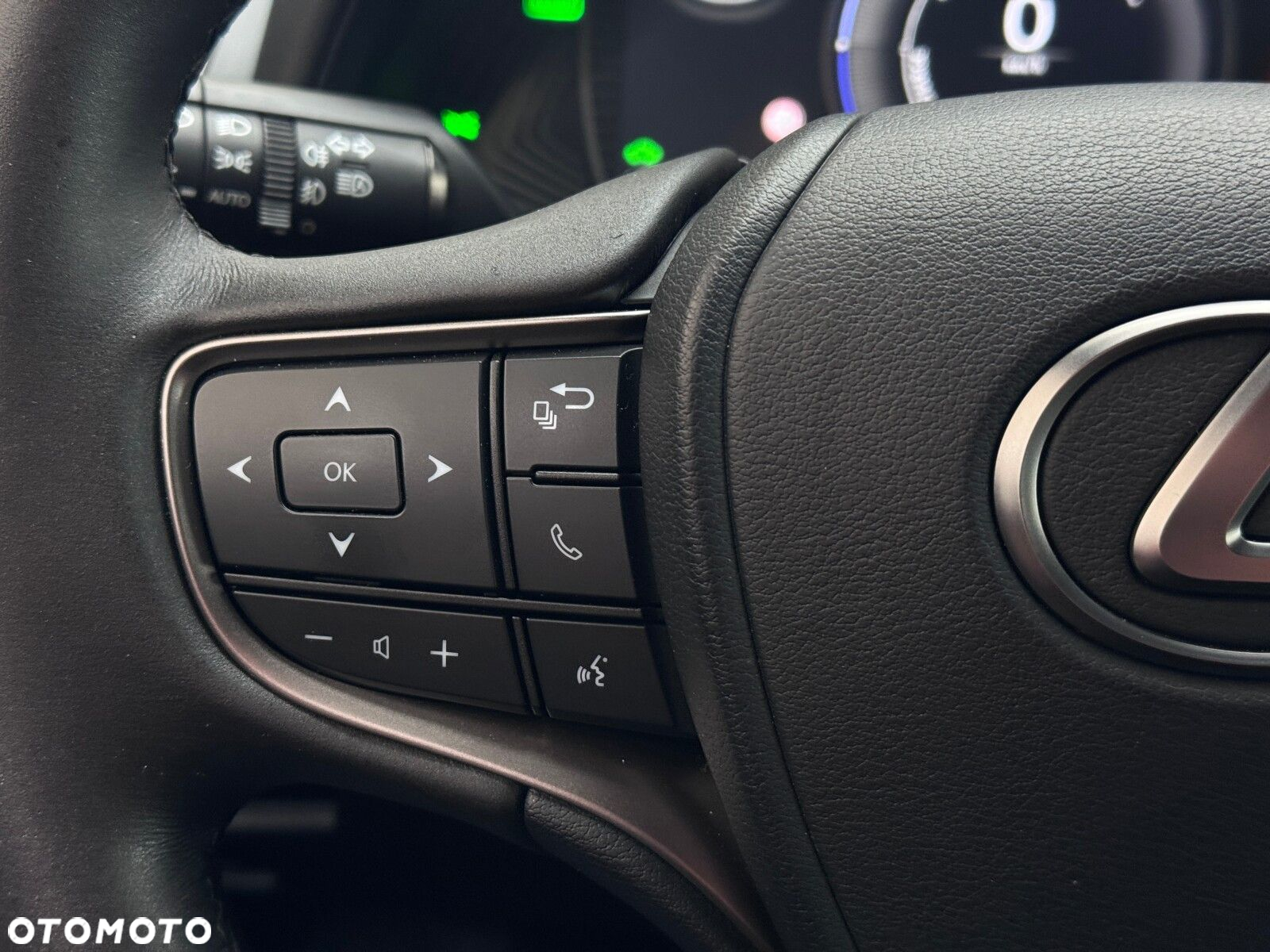 Lexus UX - 22