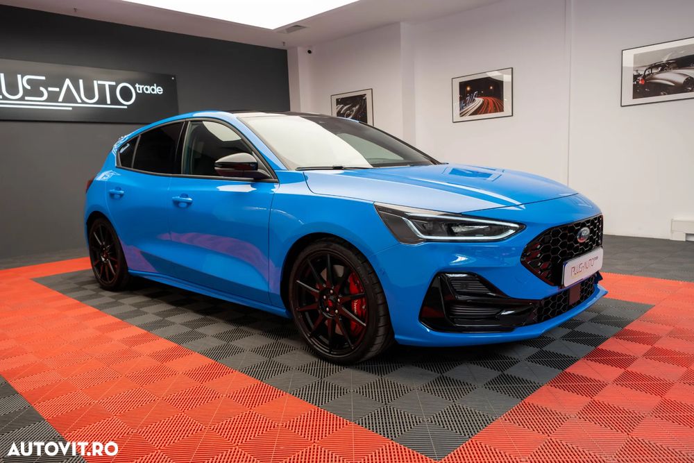 Ford Focus 2.3 Ecoboost 6MT ST X