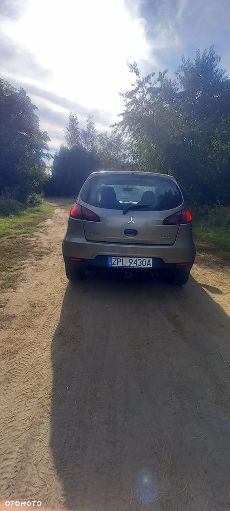 Mitsubishi Colt - 6