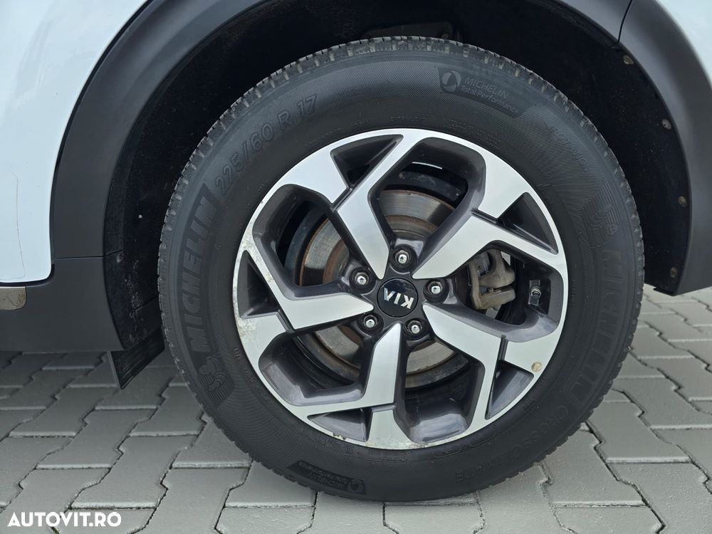 Kia Sportage 2.0 CRDI AWD Eco-Dynamics+ (48V M-H) Aut. GT LINE - 6