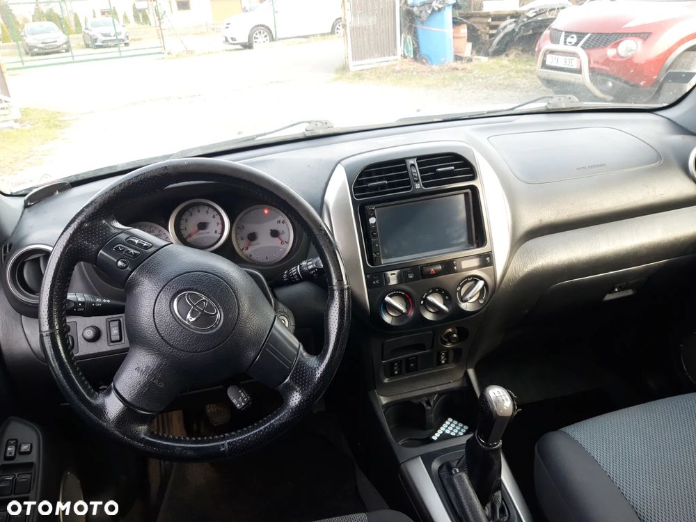 Toyota RAV4 4x4 Sol - 11