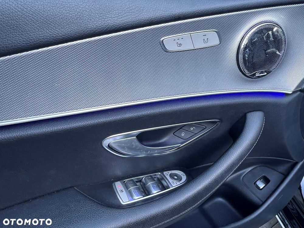 Mercedes-Benz Klasa E - 26