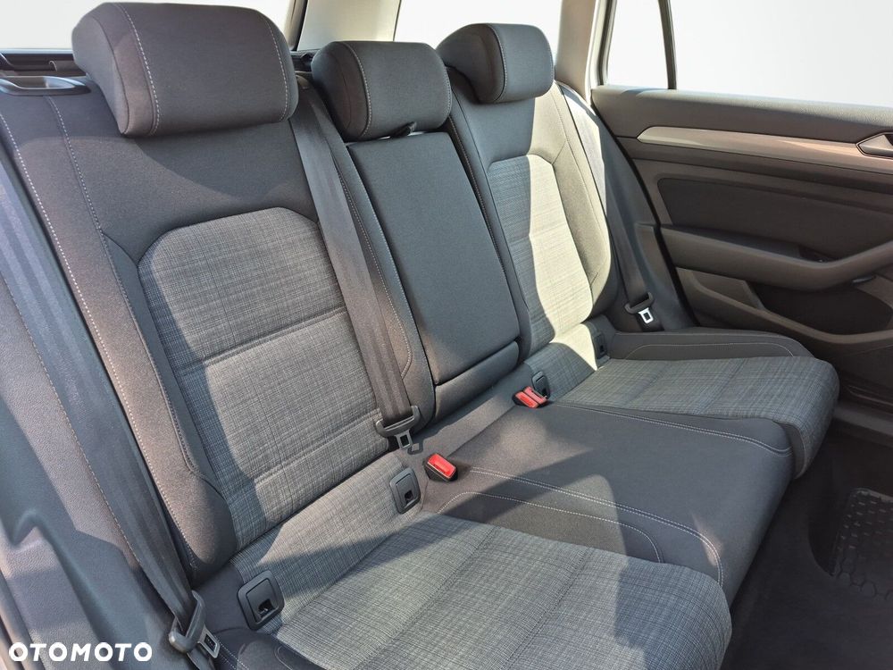 Volkswagen Passat Variant 2.0 TDI SCR Business Plus DSG - 16