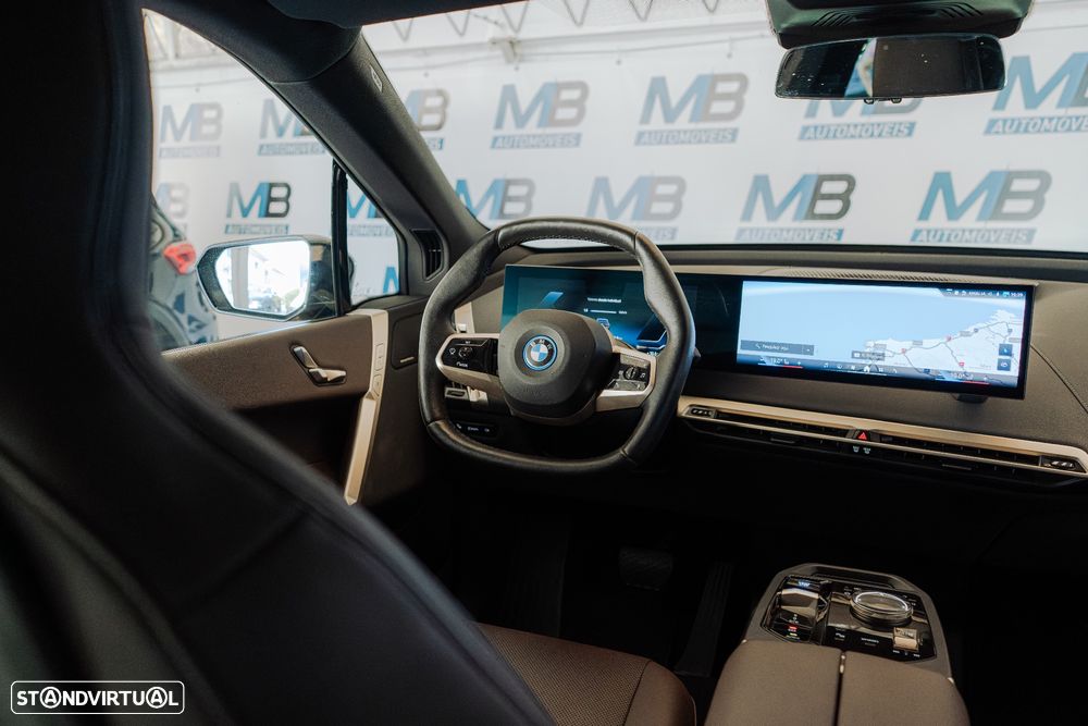 BMW iX xDrive 40 Pack Desportivo - 24