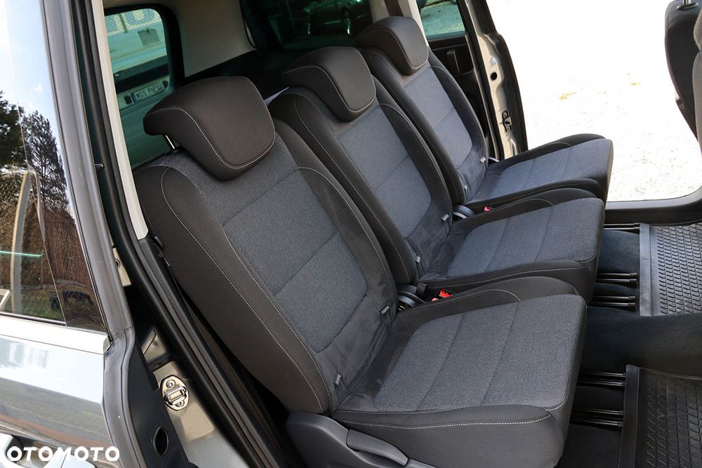 Volkswagen Sharan 2.0 TDI 4MOTION Blue Motion Style - 29