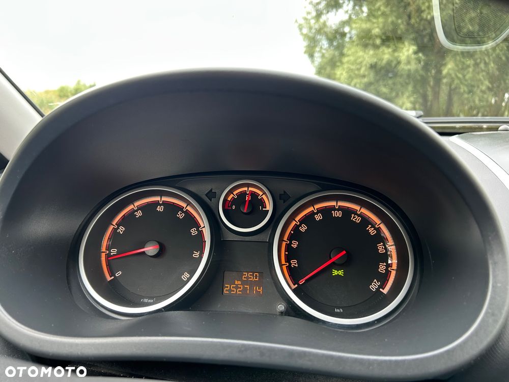 Opel Corsa 1.4 16V - 8