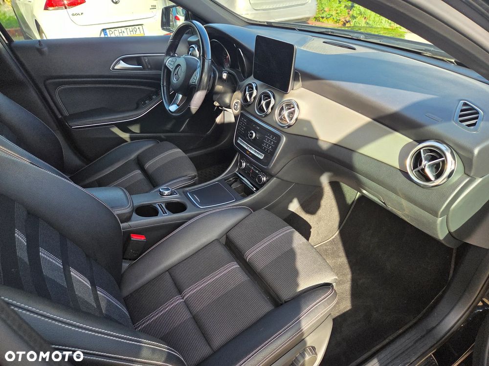 Mercedes-Benz GLA - 11