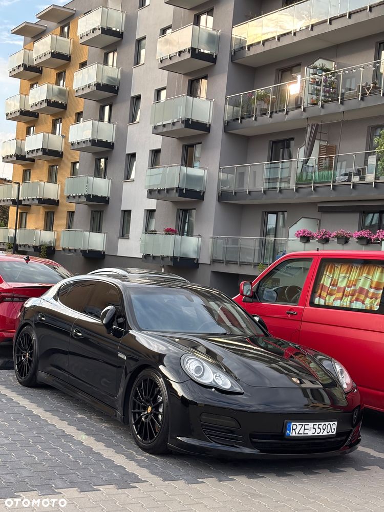 Porsche Panamera 4S - 30