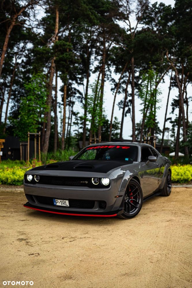 Dodge Challenger - 1