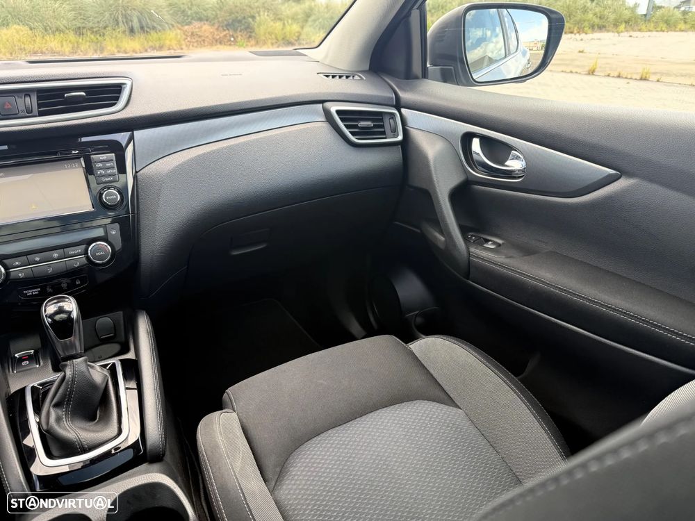 Nissan Qashqai 1.2 DIG-T N-Connecta 18 Xtronic - 24