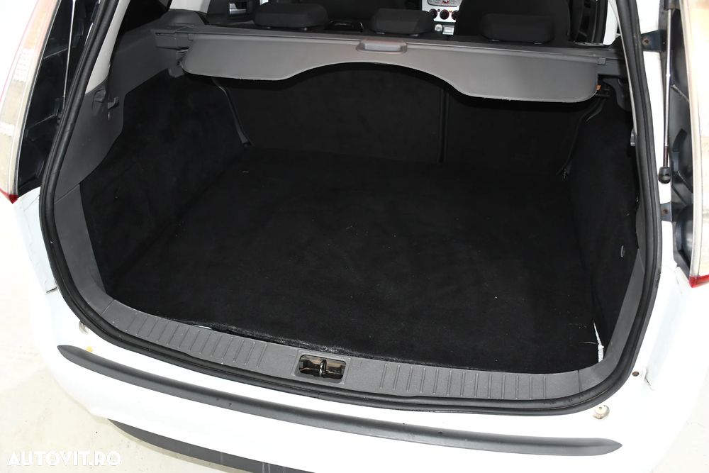 Ford Focus 1.8TDCi Trend - 16