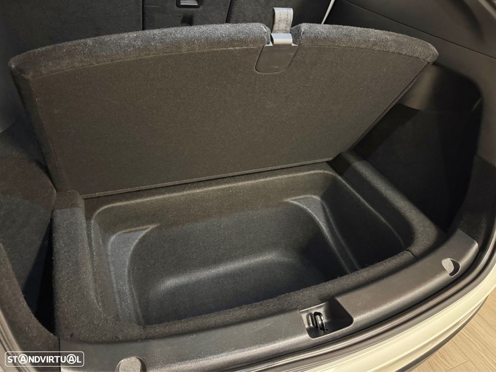 Tesla Model Y Long Range Tração Integral - 19