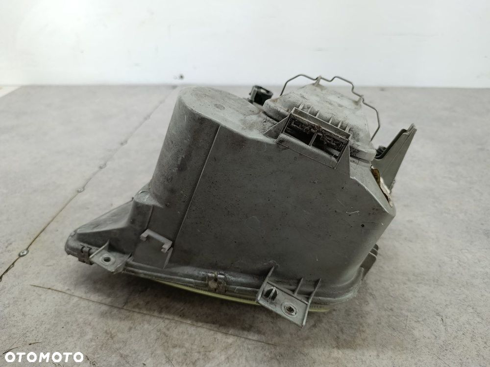 LAMPA PRZÓD PRAWA MERCEDES-BENZ VITO W638 6388200161 67629580  VALEO - 9