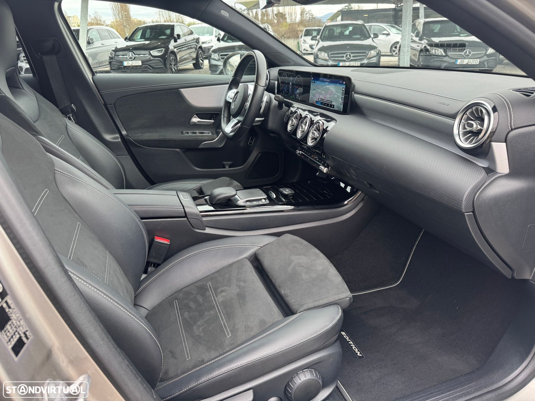 Mercedes-Benz A 250 e AMG Line - 11
