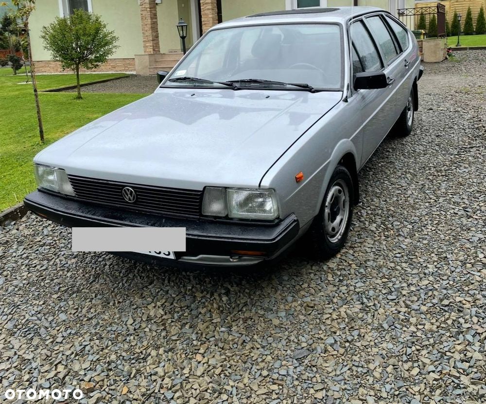 Volkswagen Passat - 2