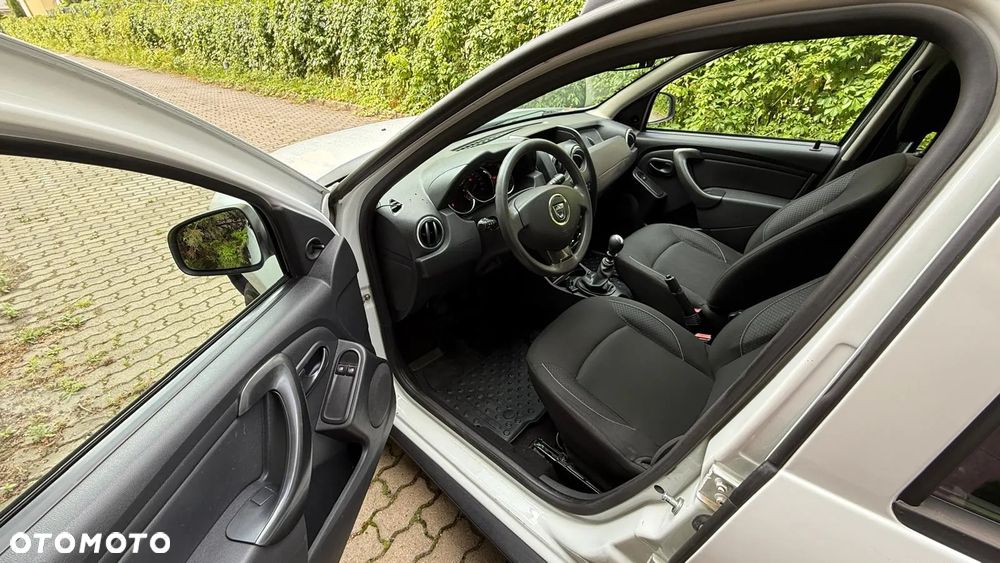 Dacia Duster 1.6 SCe Laureate 4x4 S&S - 8