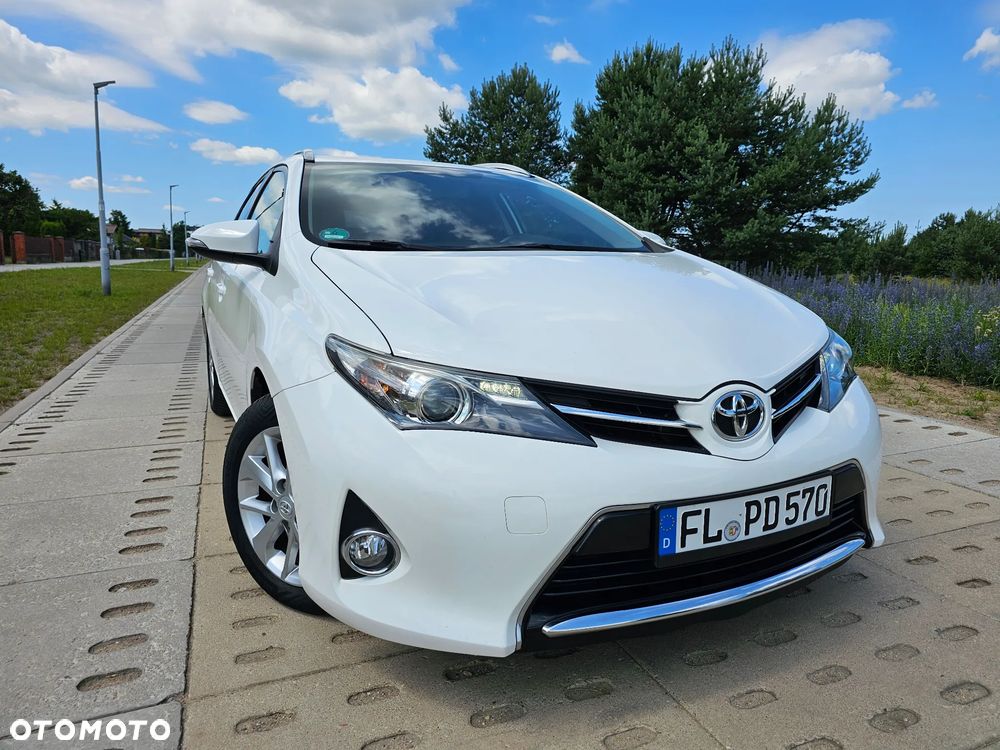 Toyota Auris 1.6 Executive - 25