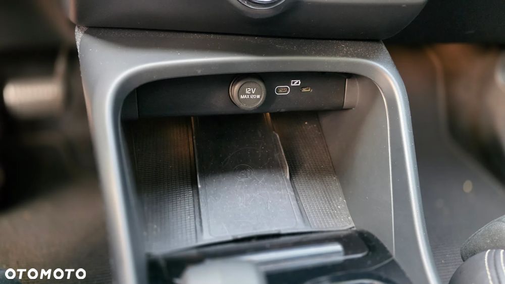 Volvo C40 P8 Recharge AWD Plus - 26