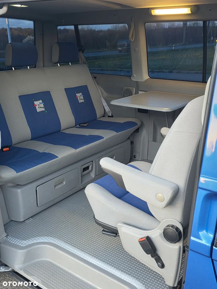 Volkswagen Multivan - 10