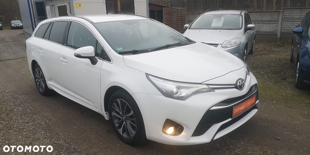 Toyota Avensis 2.0 D-4D Premium - 2
