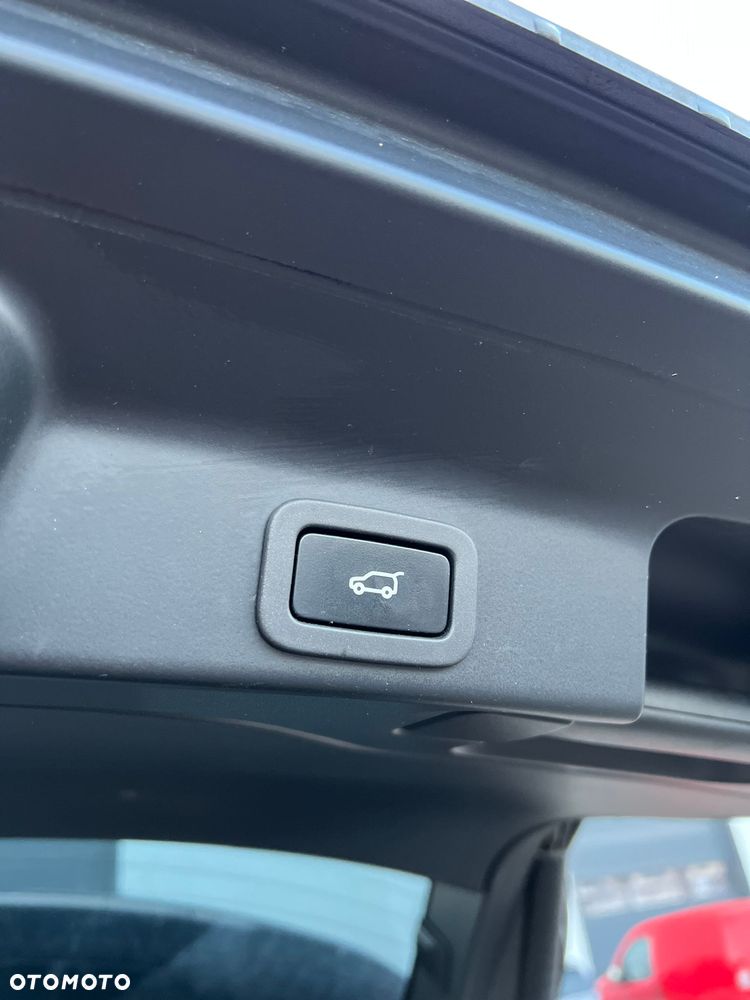 Jaguar F-Pace 2.0 i4D AWD R-Sport - 36