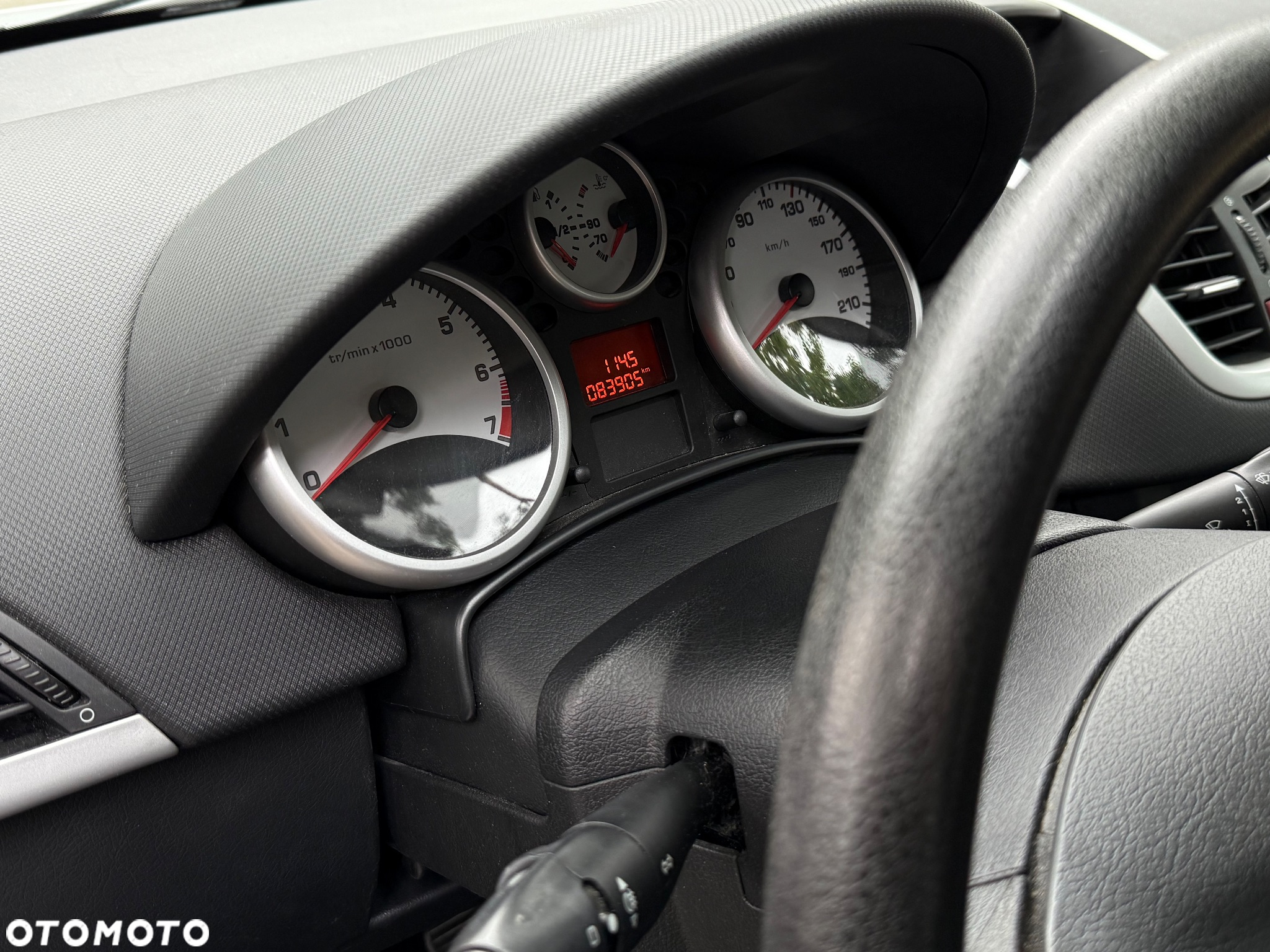 Peugeot 207 - 6