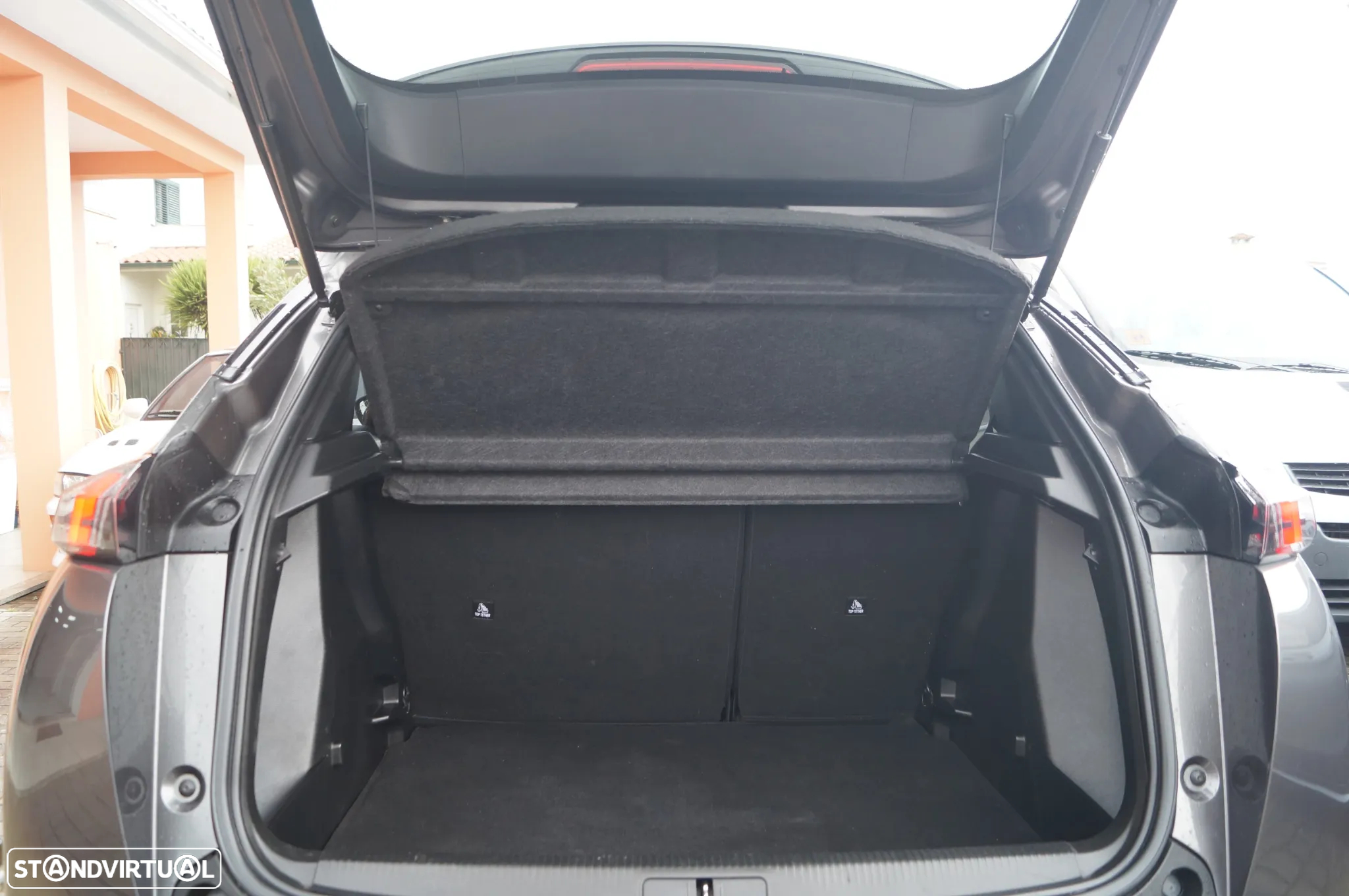 Peugeot 2008 PureTech 130 EAT8 Allure - 12