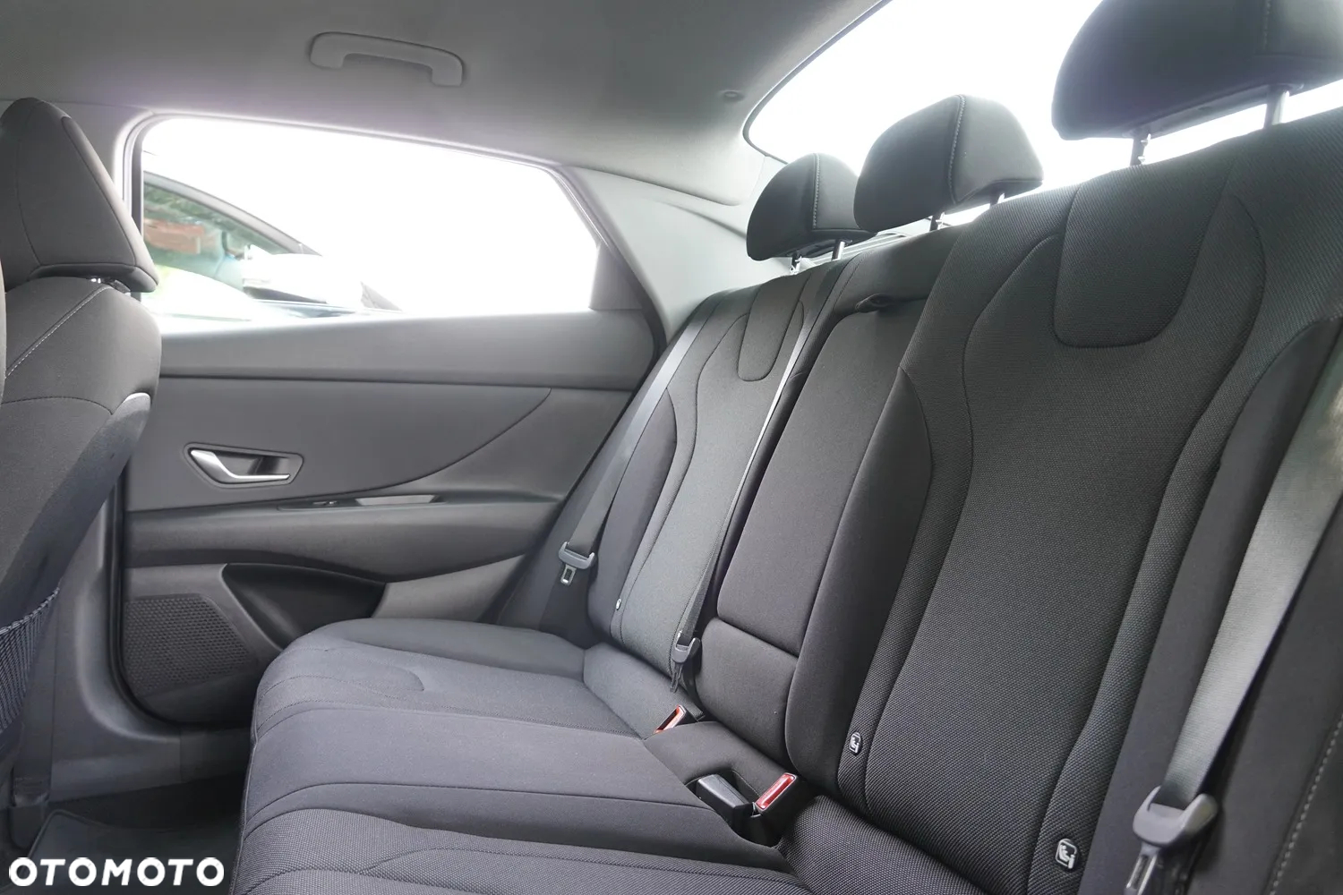 Hyundai Elantra 1.6 Modern - 22