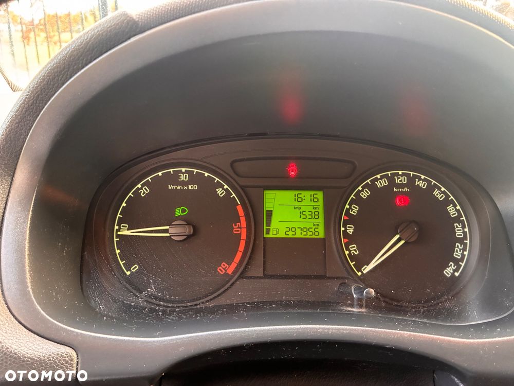 Skoda Fabia 2008 photo 3