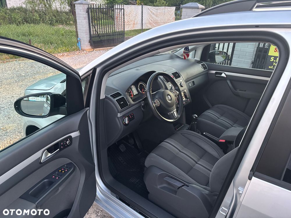 Volkswagen Touran - 5