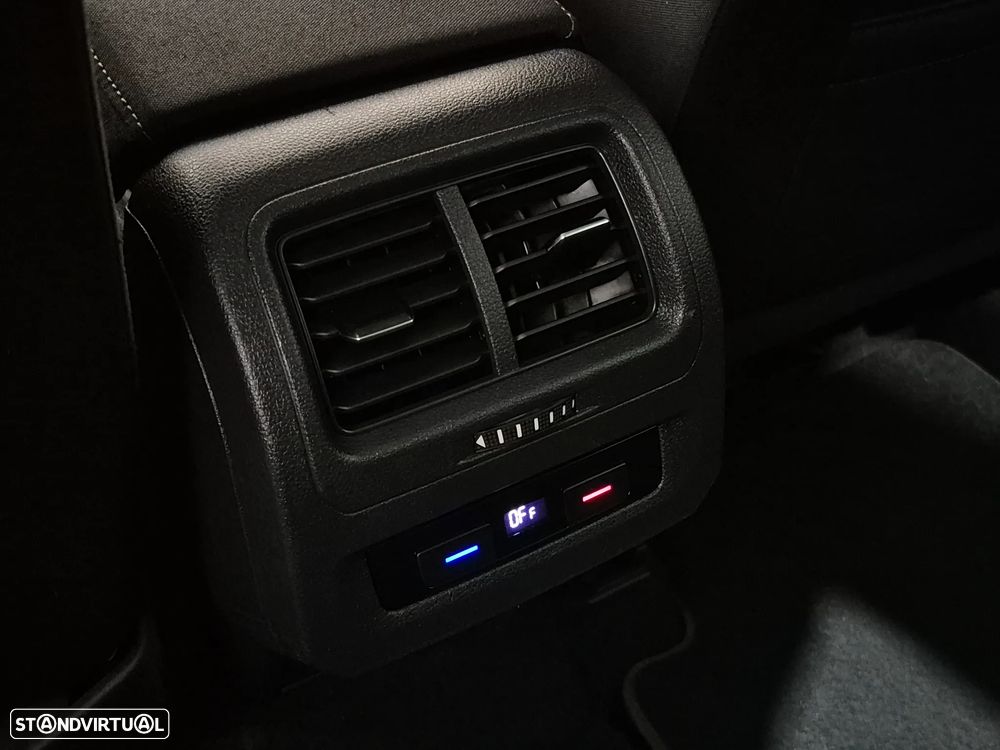 VW Touran 1.6 TDI Highline DSG - 28