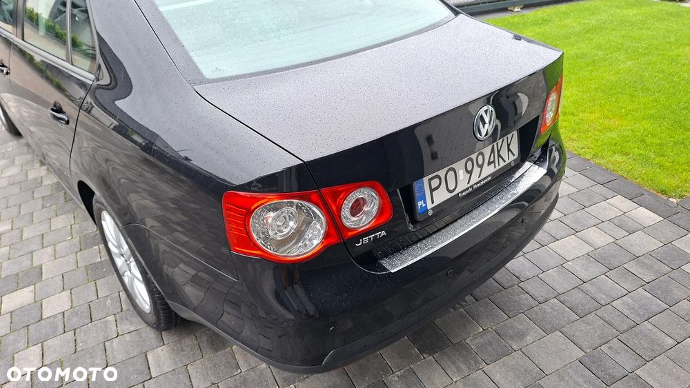 Volkswagen Jetta 1.6 Trendline - 31