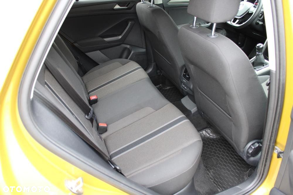 Volkswagen T-Roc - 15