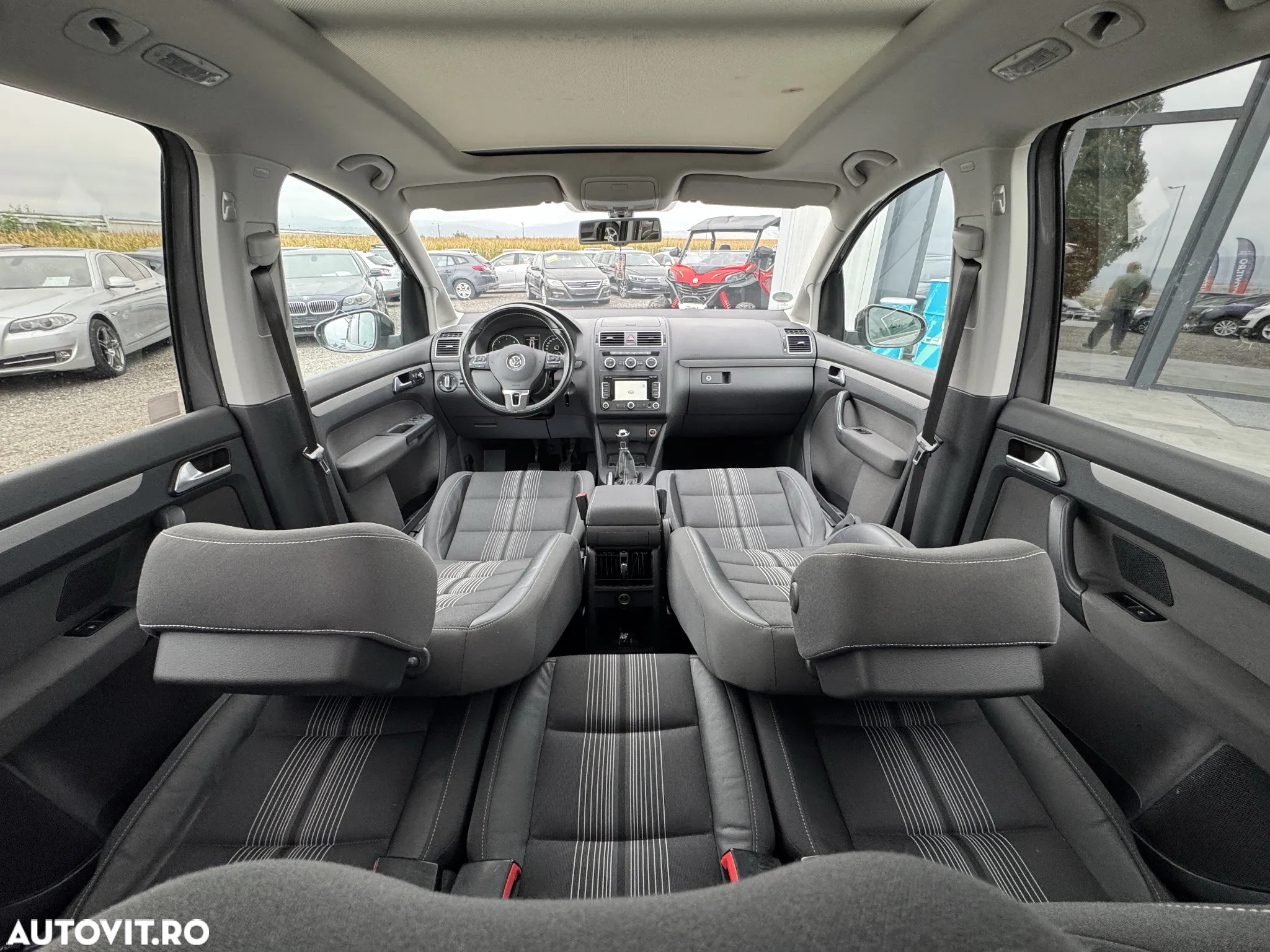 Volkswagen Touran 2.0 TDI DPF BlueMotion Technology MATCH - 29