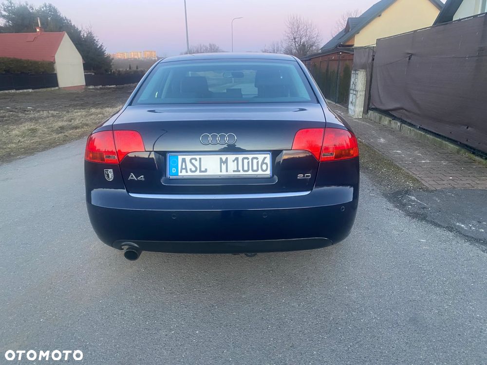 Audi A4 Limousine - 9