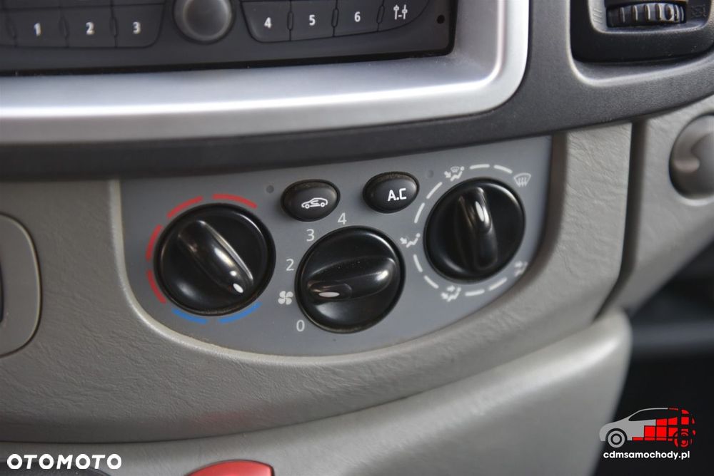Renault Trafic - 18