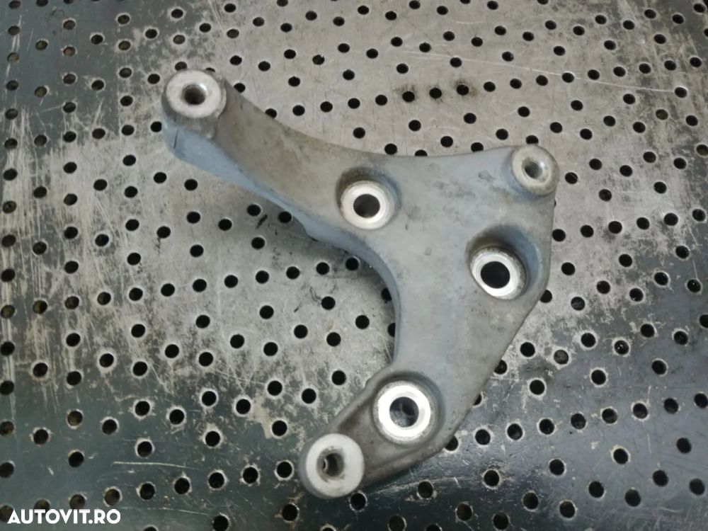 suport compresor ac 1.7 cdti  z17dtr opel astra h 8980055390 - 1