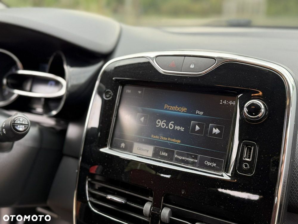 Renault Clio - 24
