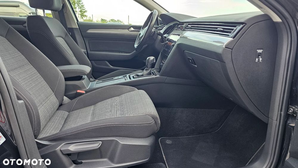 Volkswagen Passat Variant 2.0 TDI EVO Business DSG - 29