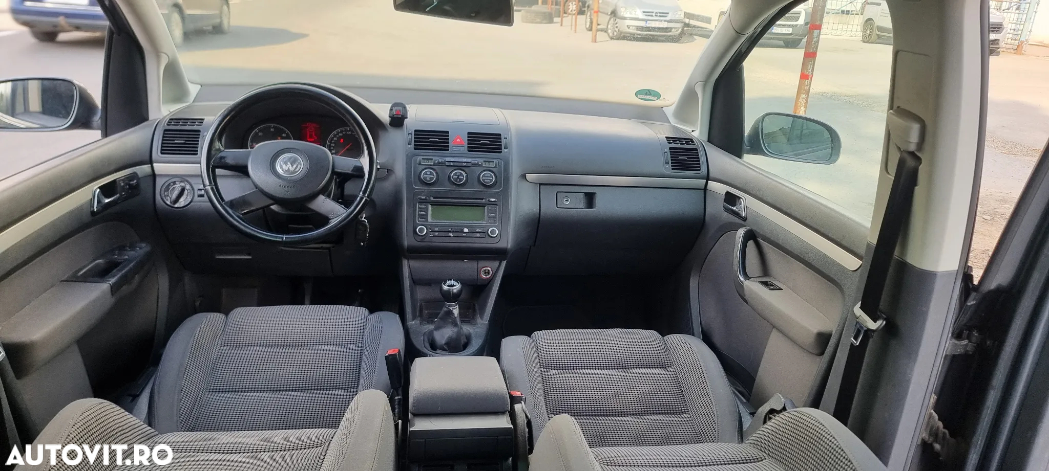 Volkswagen Touran 2.0 TDI Highline - 8