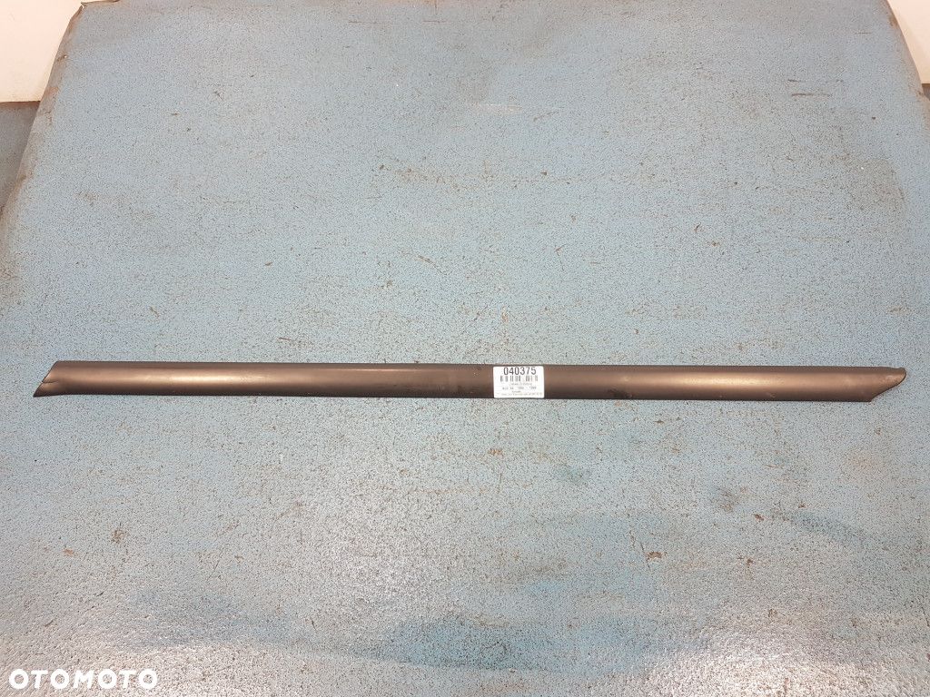 AUDI A4 B5 KOMBI LISTWA DOLNA DRZWI PRAWY PRZÓD - 1