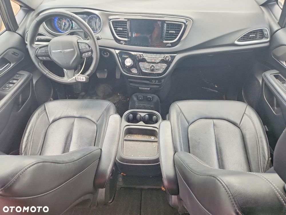 Chrysler Pacifica - 9