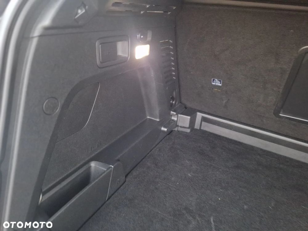 Peugeot 3008 1.2 PureTech Allure S&S - 28