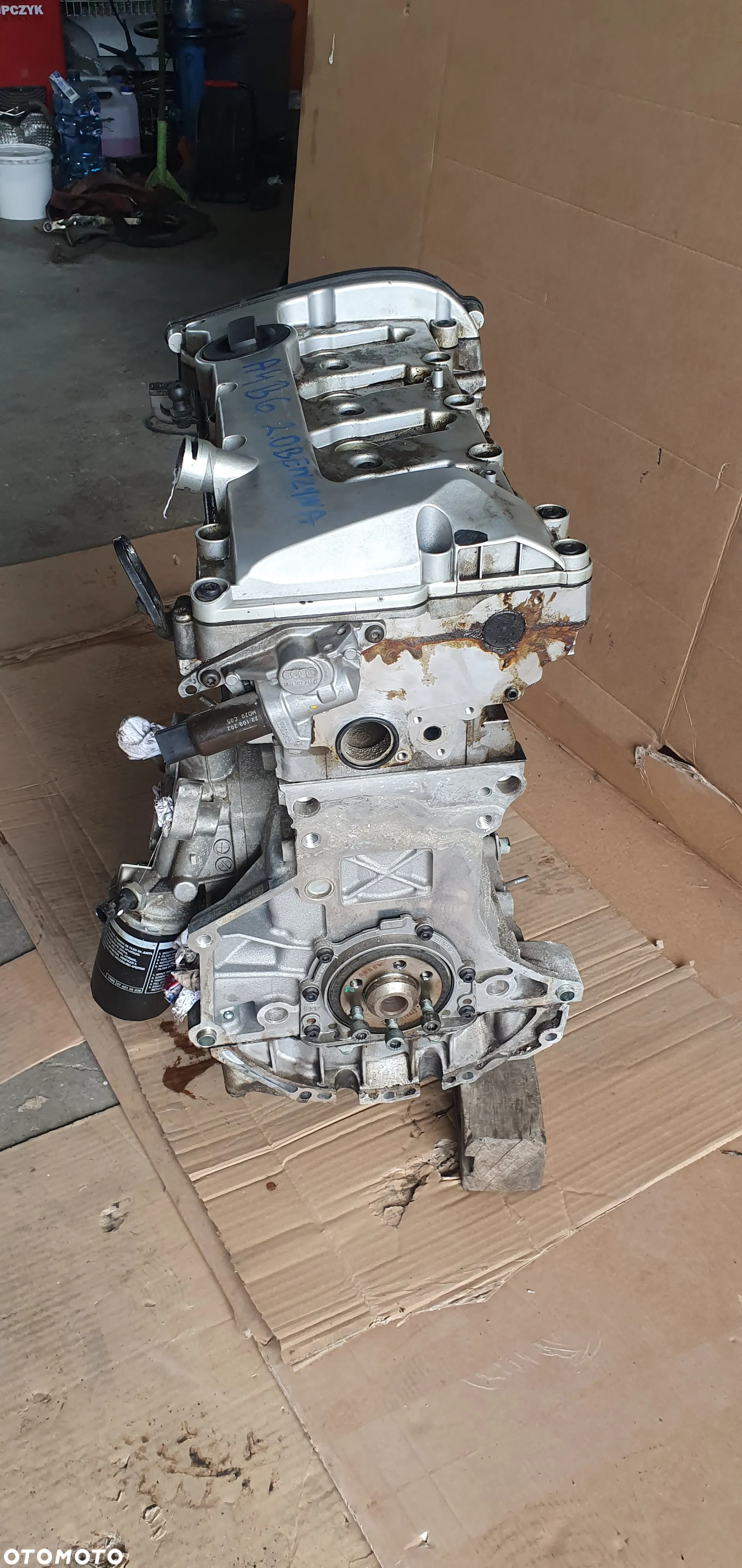 Silnik blok silnika słupek Audi A4 B6 2.0 ALT - 3