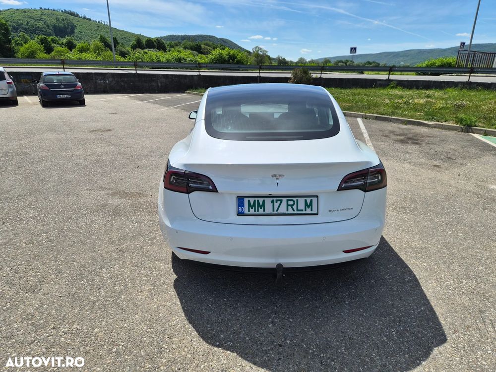 Tesla Model 3 - 25