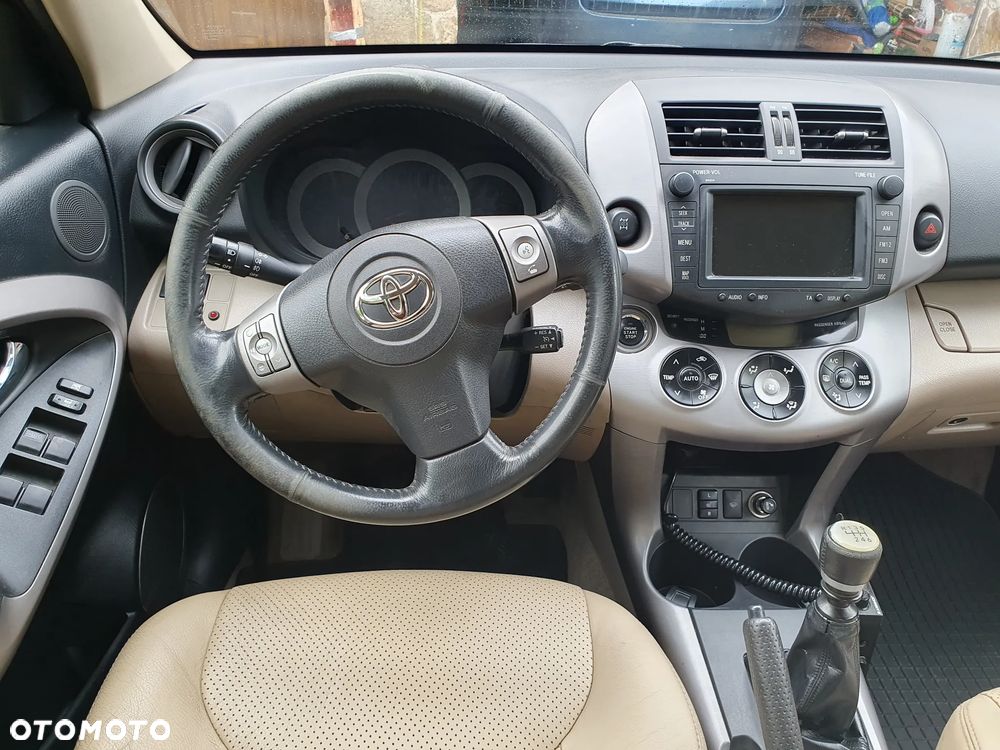 Toyota RAV4 2.2 D-4D Premium - 13