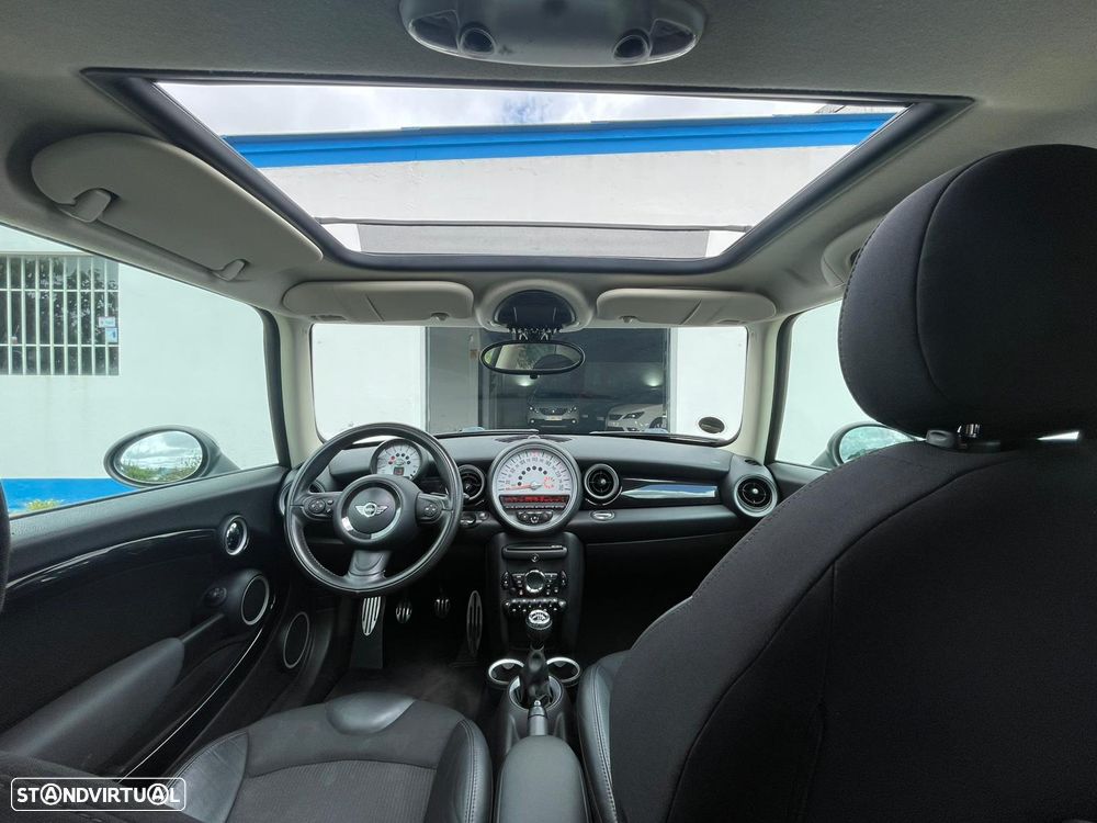 MINI 3 Portas Cooper S - 2