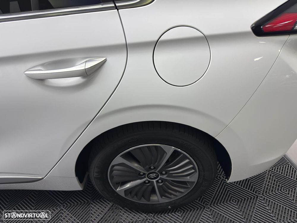 Hyundai Ioniq 1.6 GDI PHEV Pack Plus - 13