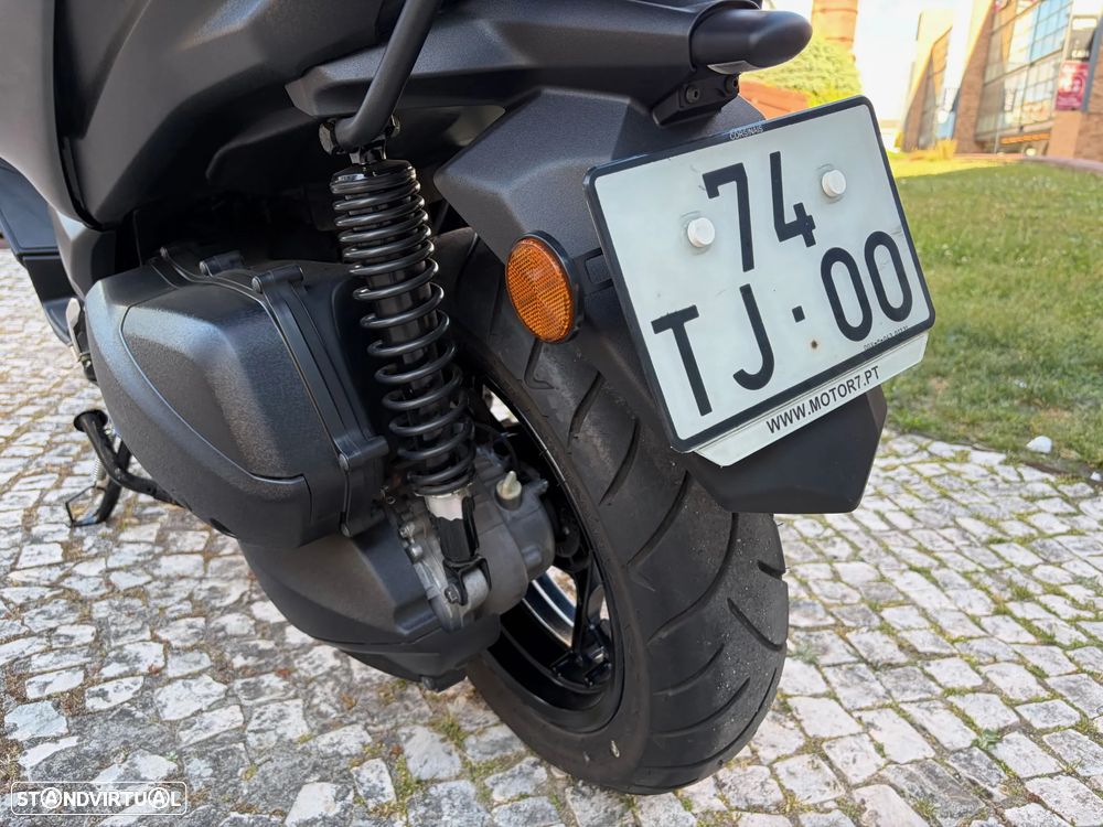 Yamaha X-Max - 7